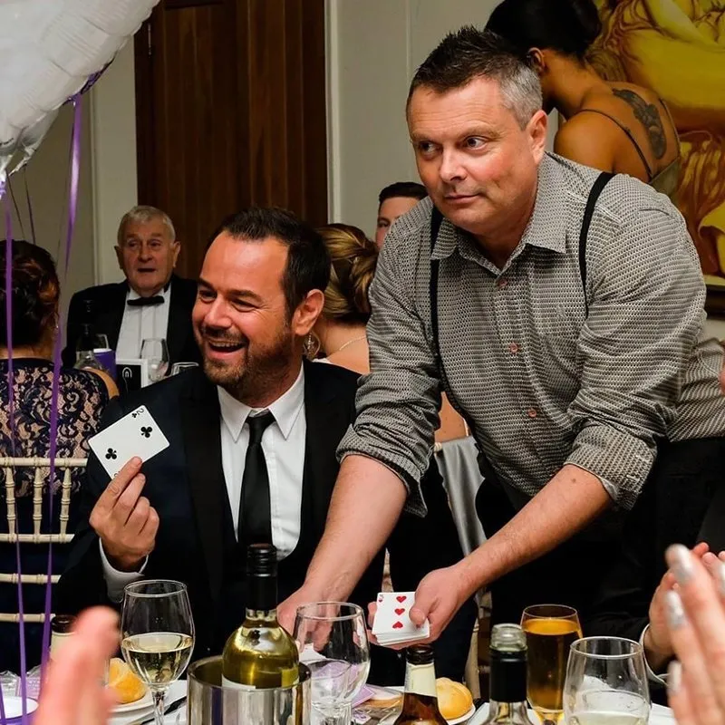 close up magician essex